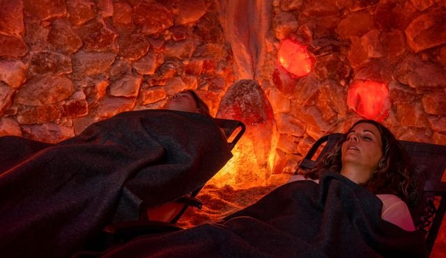 Where Crystal Wet Sauna Therapy Fits in a More Relaxed GTA Day: Choosing Simple Care Before A Milestone Date